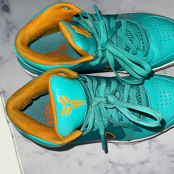 Used - Picture 1 of 5